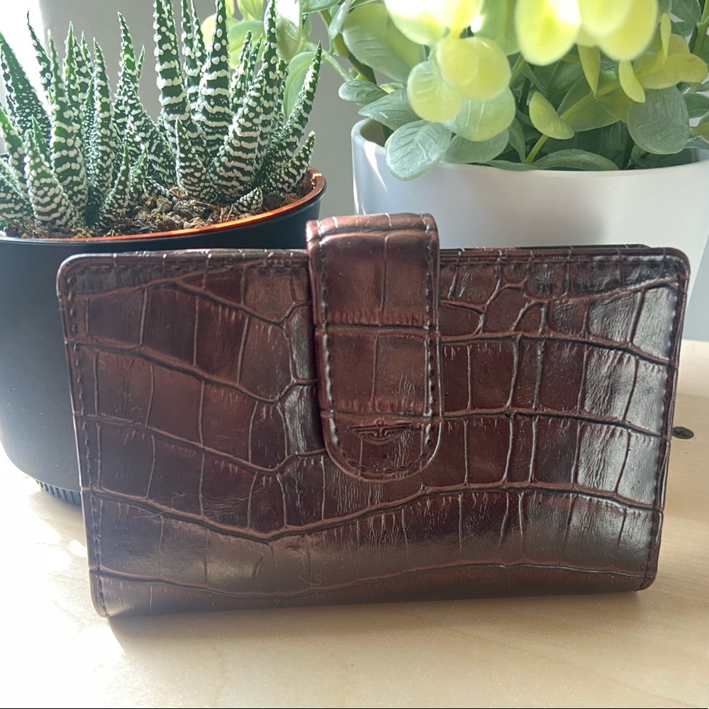 Dockers Faux Alligator Skin Wallet